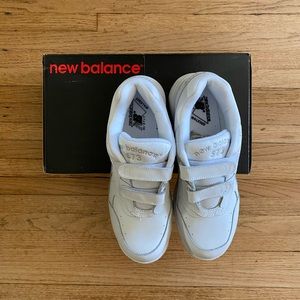 Vintage New Balance Velcro Tennies 11